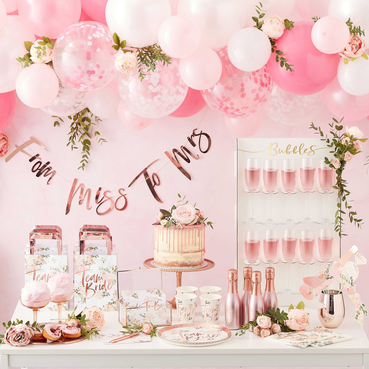 Bolsos de fiesta florales para novia del equipo
