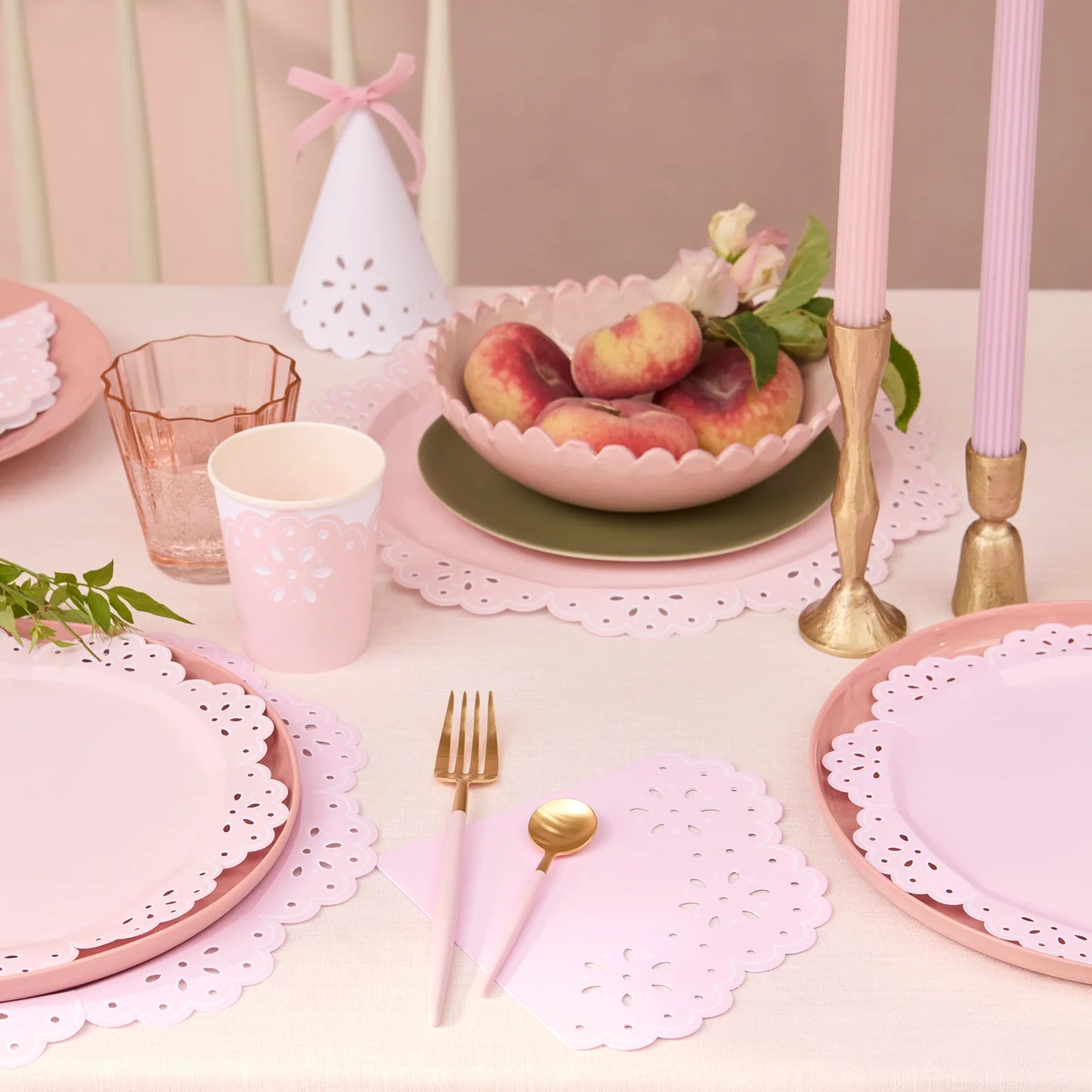 Broderie Anglaise Lace Multi Dinner Plates (x 8)