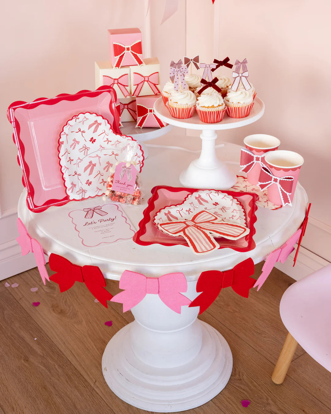 Bow Pattern Scalloped Heart Shapped Plate