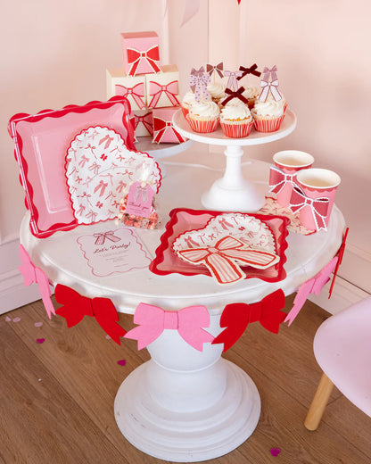 Bow Pattern Scalloped Heart Shapped Plate