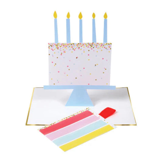 Tarjeta de cumpleaños de pie con rebanada de pastel
